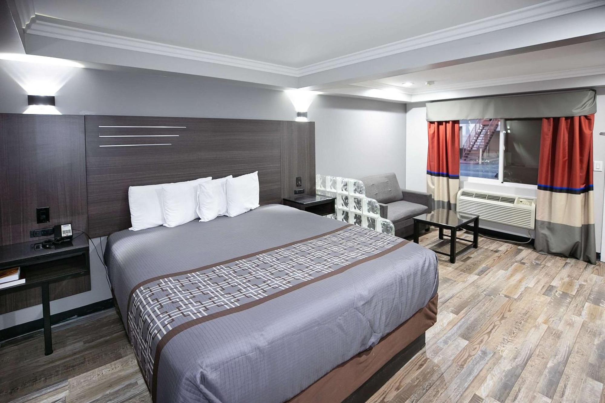 Rodeway Inn & Suites Bellflower Exterior foto