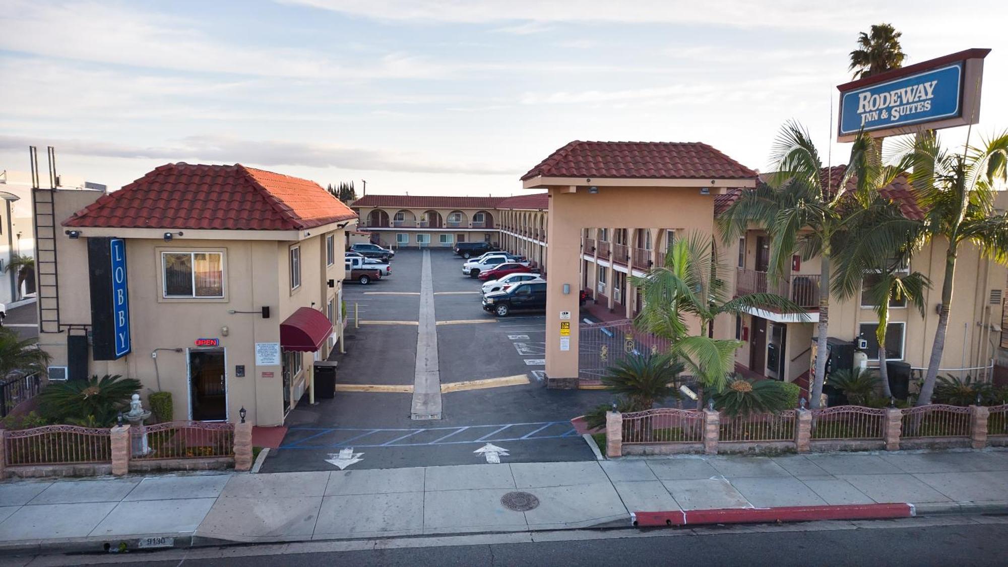 Rodeway Inn & Suites Bellflower Exterior foto