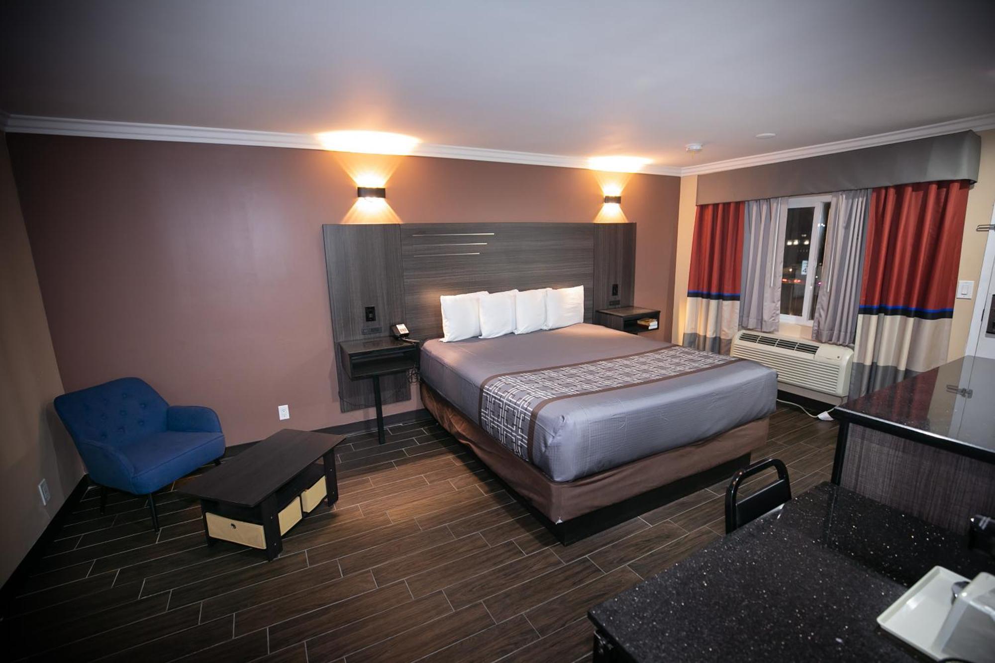 Rodeway Inn & Suites Bellflower Exterior foto