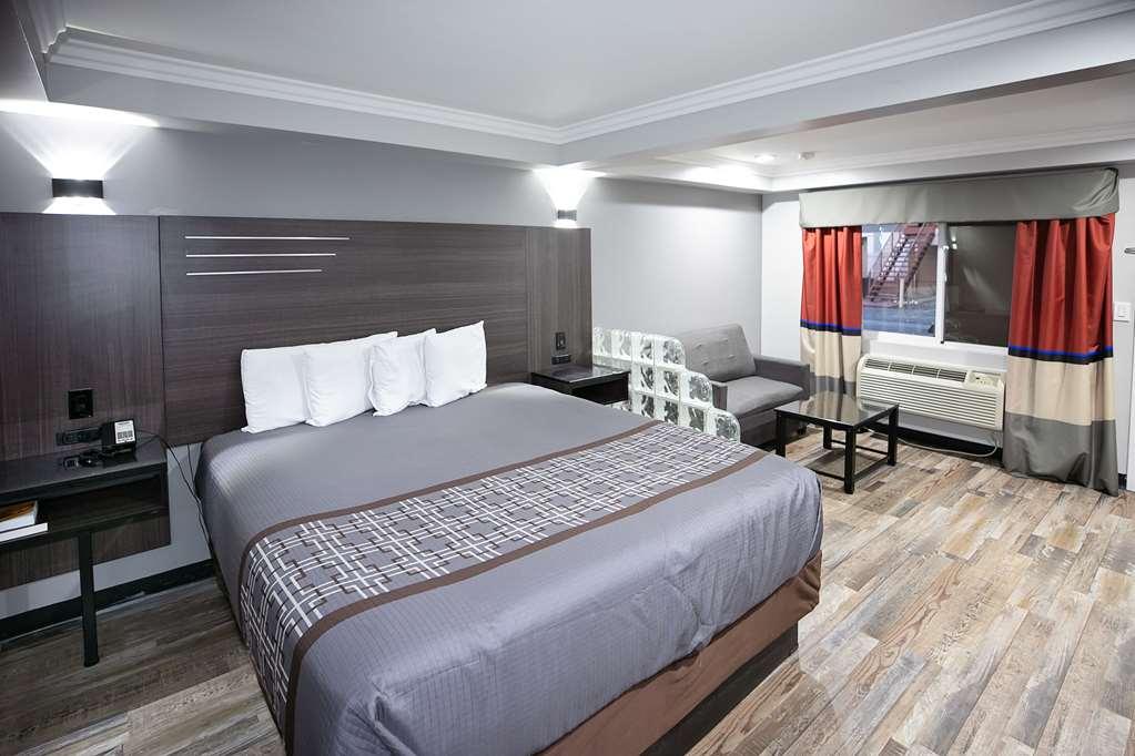Rodeway Inn & Suites Bellflower Habitación foto